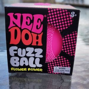 Fuzz Ball Flower Power - Hot Pink
